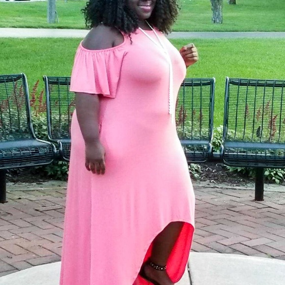 Cold Shoulder Maxi Dress - Picture 3 of 3